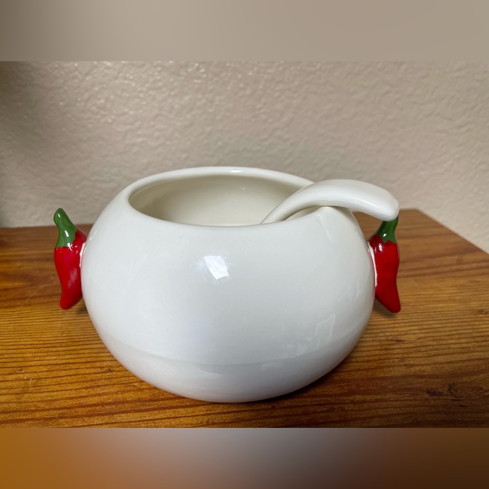 Vintage Story Teller Chili Bowl With Peppers Decor On Each Side